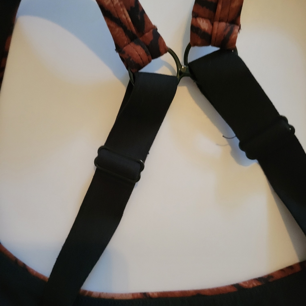 animal print athleasure set- sport bra and legging - Picture 6 of 8